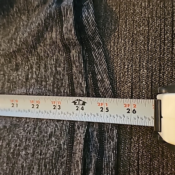 Lululemon Half Zip Long Sleeve, Size 6 - Picture 12 of 13